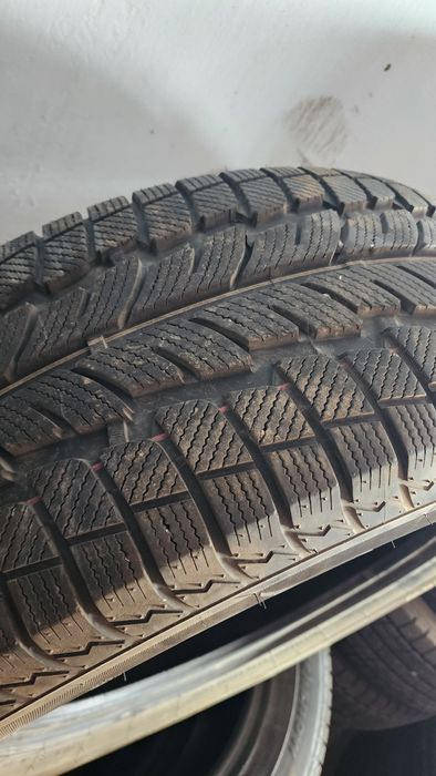 275 55 R20 . Сняли с land cruiser 200