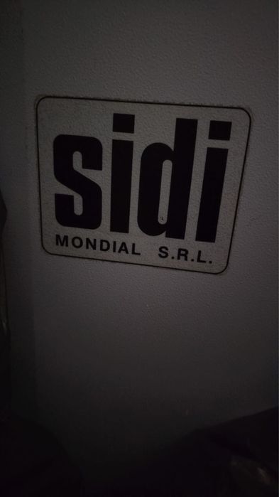 Masă profesională de călcat SIDI Mondial + generator abur industrial – TVA deductibil