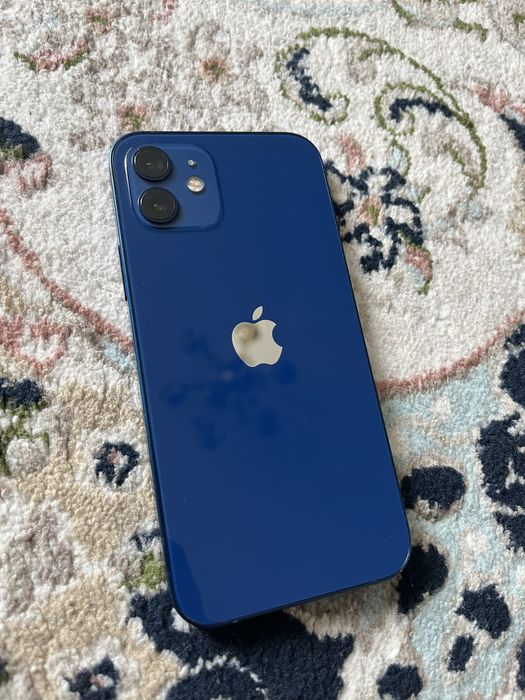 Продаю Iphone 12
