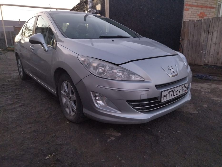 Пежо четыреста восемь