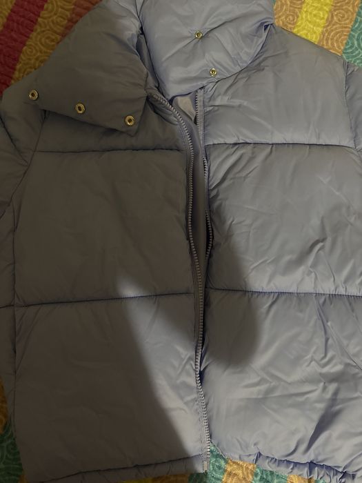 Продаи куртку голубую