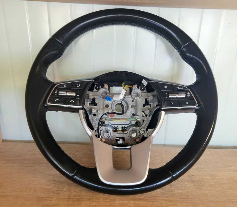 Продавам отличен кожен мулти волан за KIA Sportage 2016 - 2022