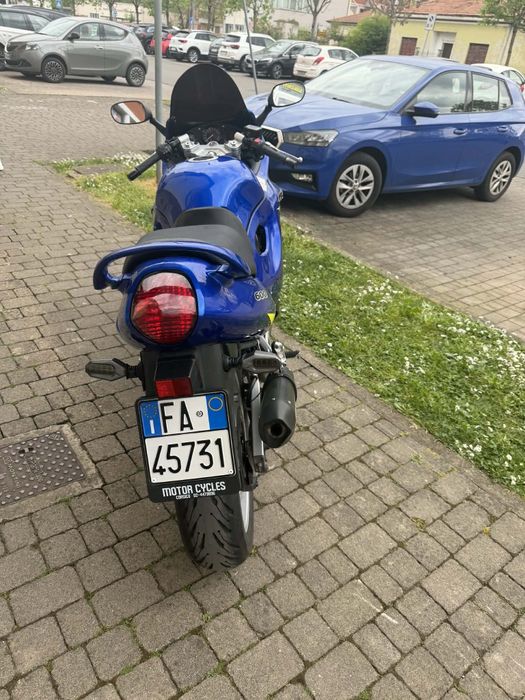 Vând Suzuki GSXF 600