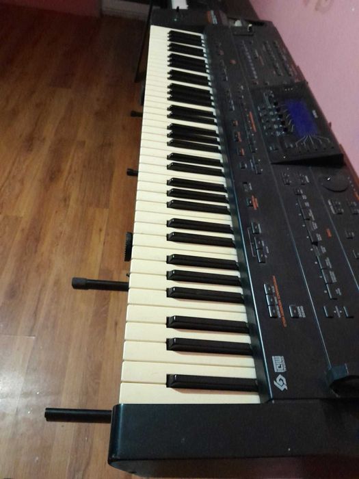 Roland G-800 & General Music GEM Pro 1 Real Piano