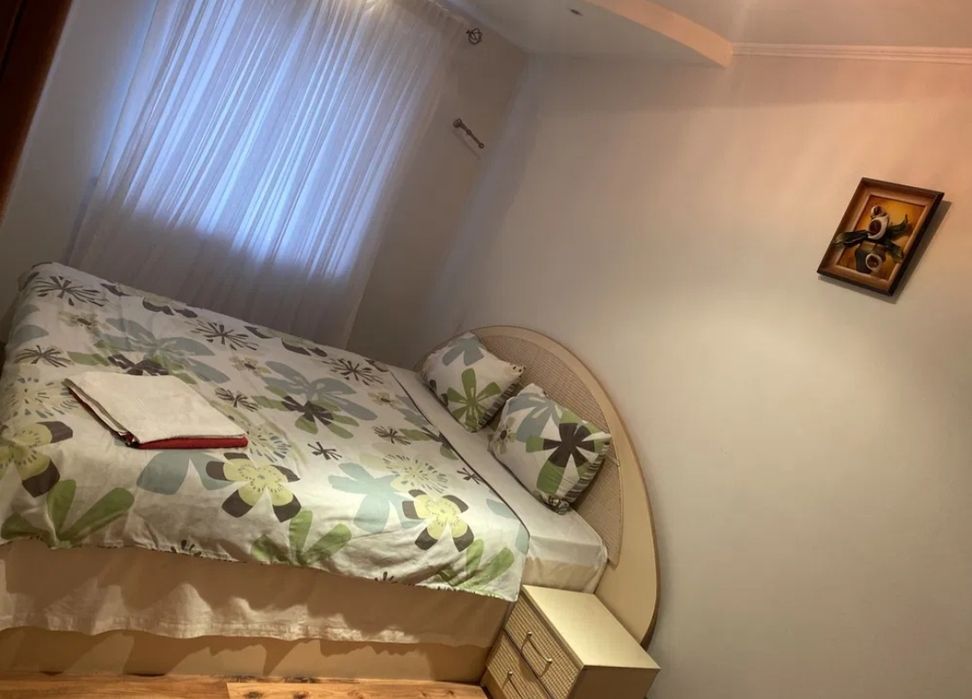 Сарыарка 11-Кенесары,  2ч 2000