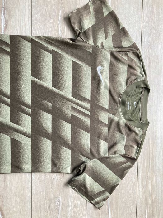 Найк Nike FC Dri Fit мъжка тениска размер M Slim Fit