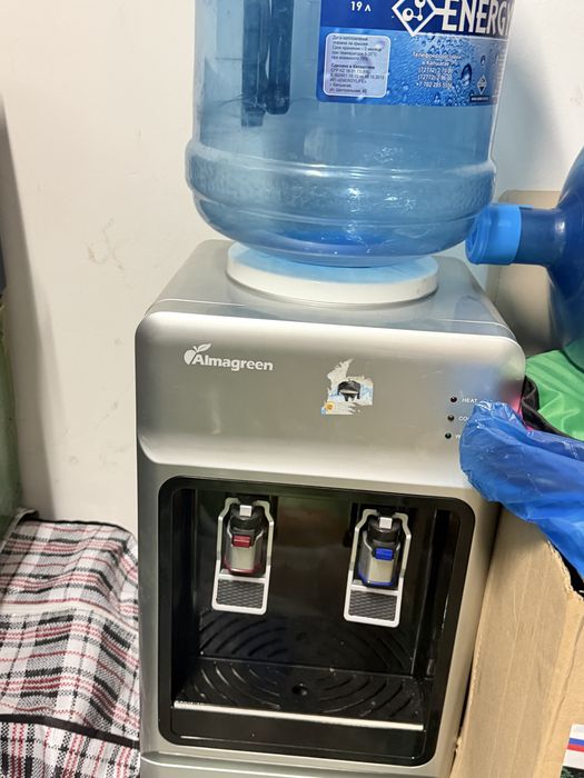 Диспенсер води Almagreen