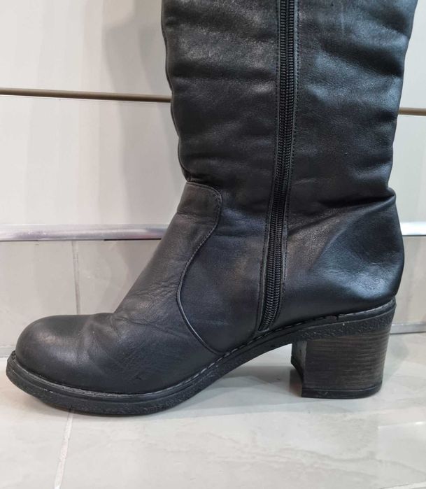 Високи дамски ботуши