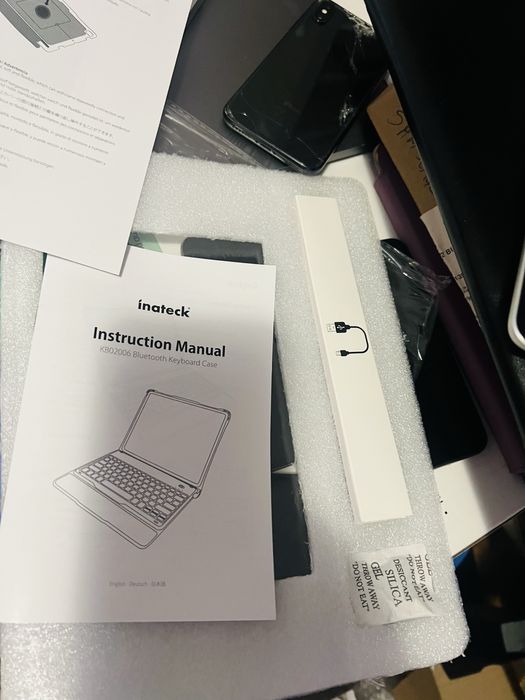 Husa magic keyboard  ipad pro 12.9 inch Cu RGB