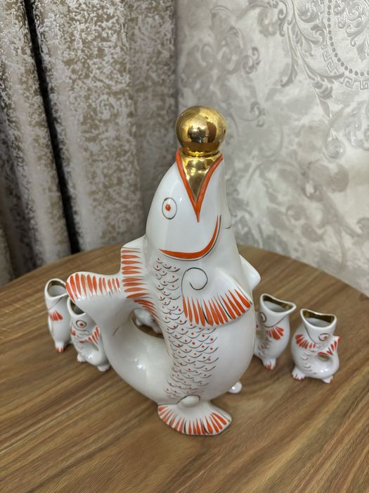 Набор рыбок. Большая графинчик и маленькие рюмочки