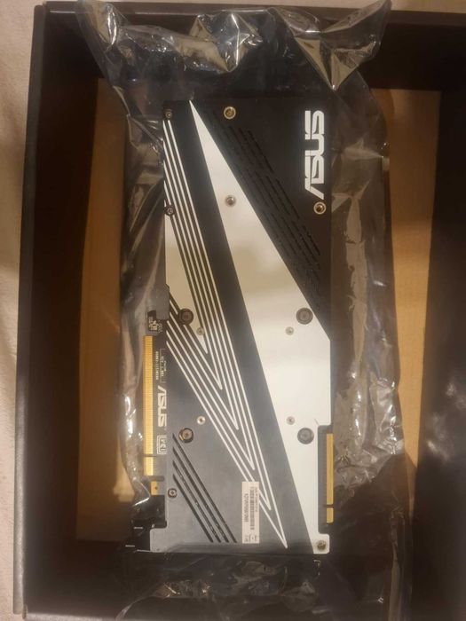 ASUS DUAL RTX 2080 Ti OC *ЗА ЧАСТИ* –  не работи