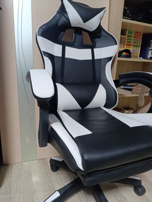 Продам игровое кресло