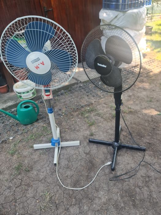 Vand 2 ventilatoare