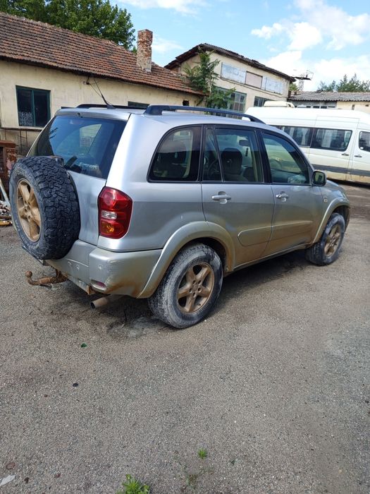 Mercedes Toyota rav 4