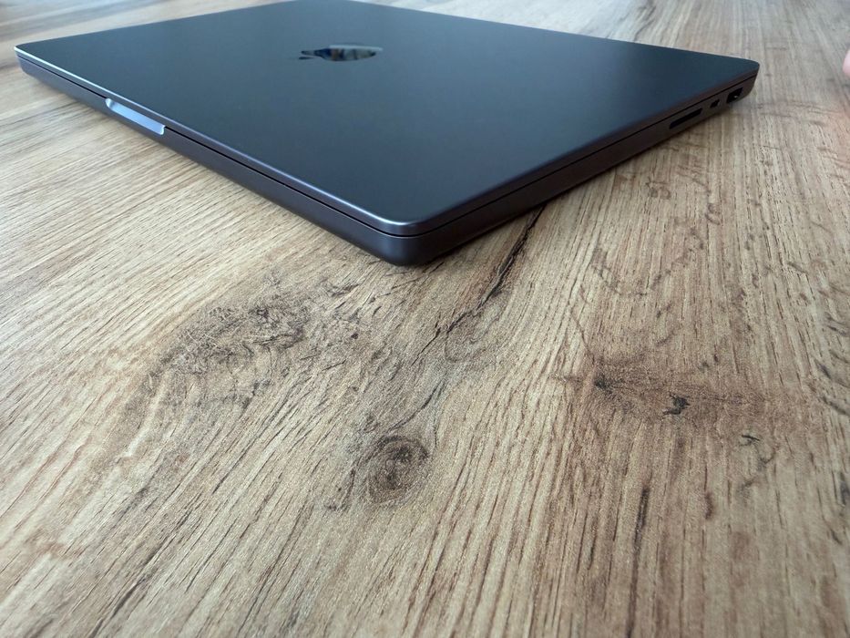 НОВ MacBook Pro 14" M4 PRO Chip 12CPU/16GPU/48RAM/512 SSD/