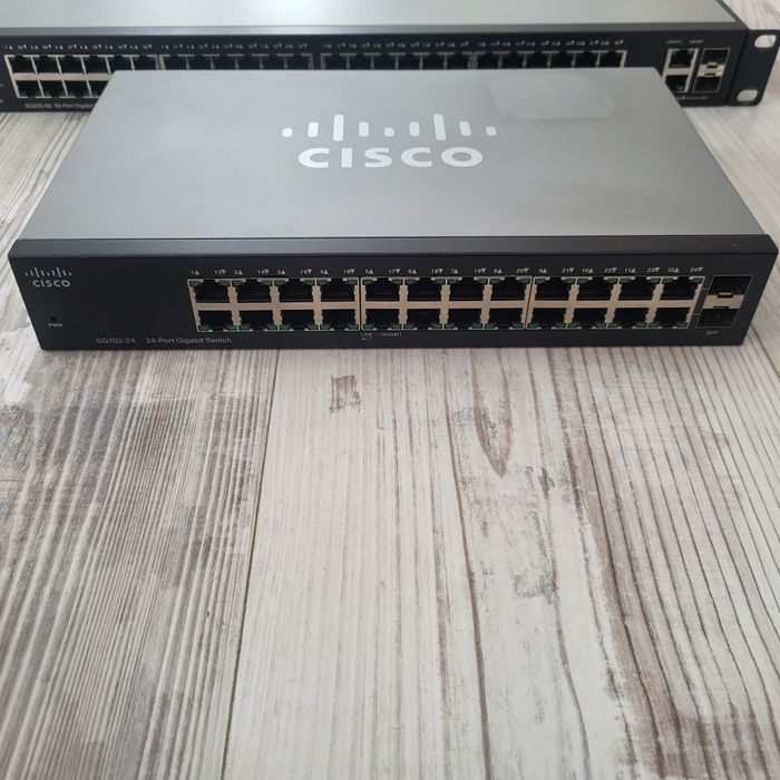 Vand Switch-uri CISCO GIGABIT -  24 si 50 porturi
