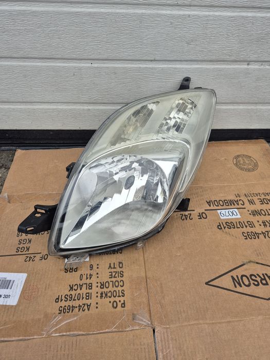 Far Stinga  Original Toyota Yaris P90.2006-2009.Volan stinga.