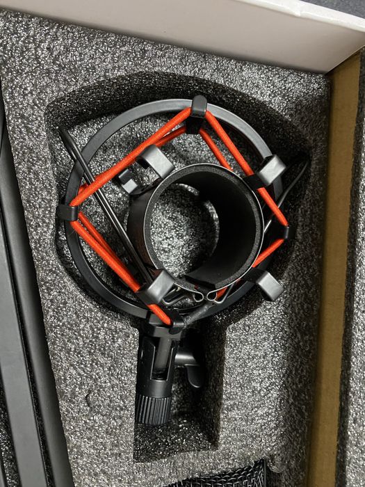 Продам микрофон Fifine T732