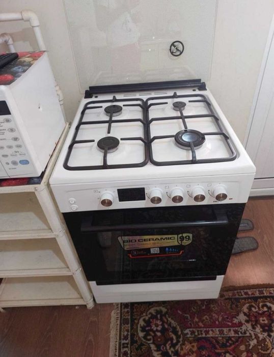 Сергили район Янги Чоштепа метрога якин 1 хонали кв сотилади