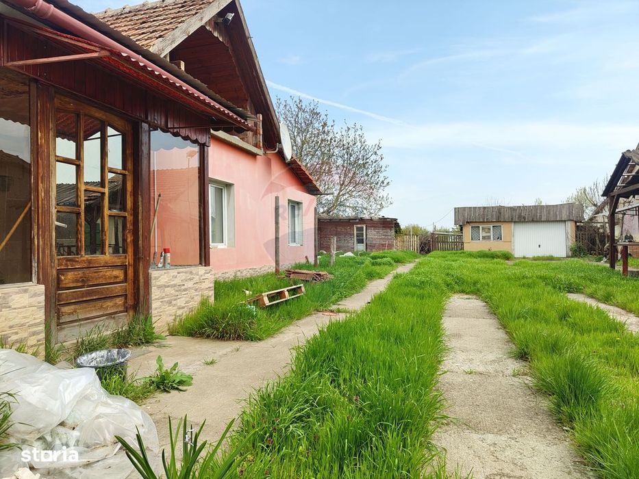 Casa de vanzare cu teren de 2175 mp,anexe si livada generoasa | Mailat