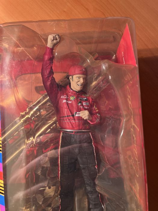 Колекционерска фигура 2004 NASCAR Limited Edition на Dale Earnhardt Jr