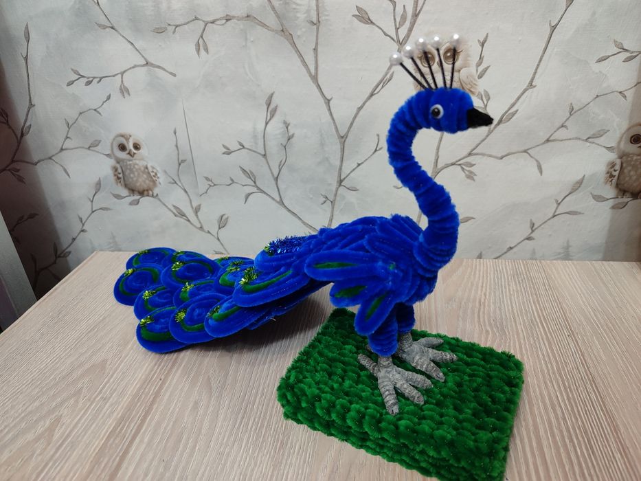 Павлин из синельной проволоки