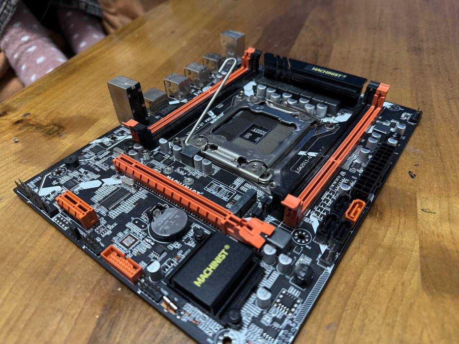 Материнская плата Machinist x79