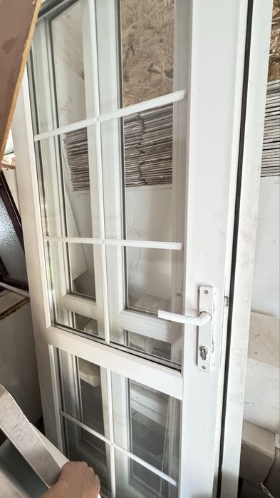Срочно продам пластиковые двери