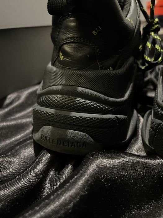 Balenciaga Triple S neon green