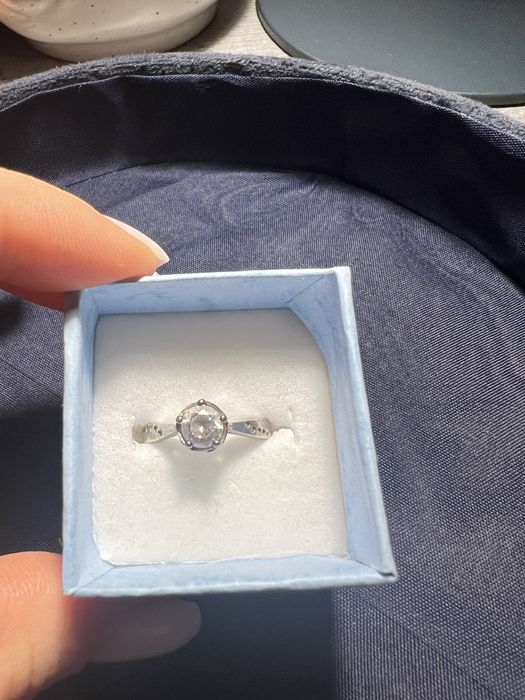 Inel de argint cu piatră rotundă