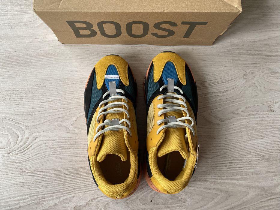 adidas Yeezy Boost 700 Sun 42 ( Fit 41 )