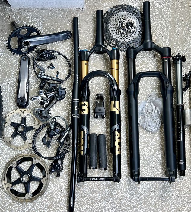 Fox 34, Sid Ultimate, XTR, XT, Maxxis, вилка, капли, спирачки, касета, скорости, кормило, дропър