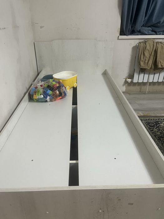 Кровать в хорошем состоянии