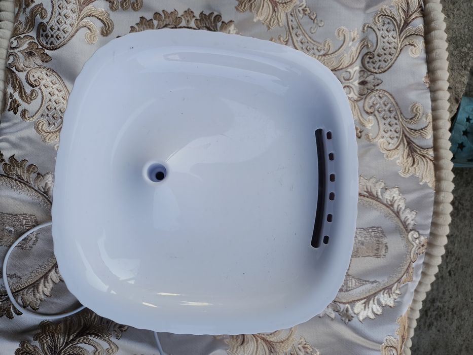 Продаю автопоилку для кошки