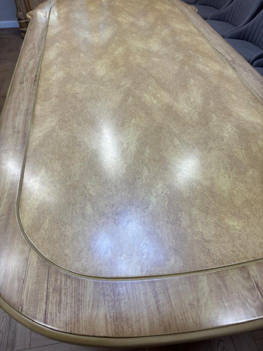 Продам стол со стенкой