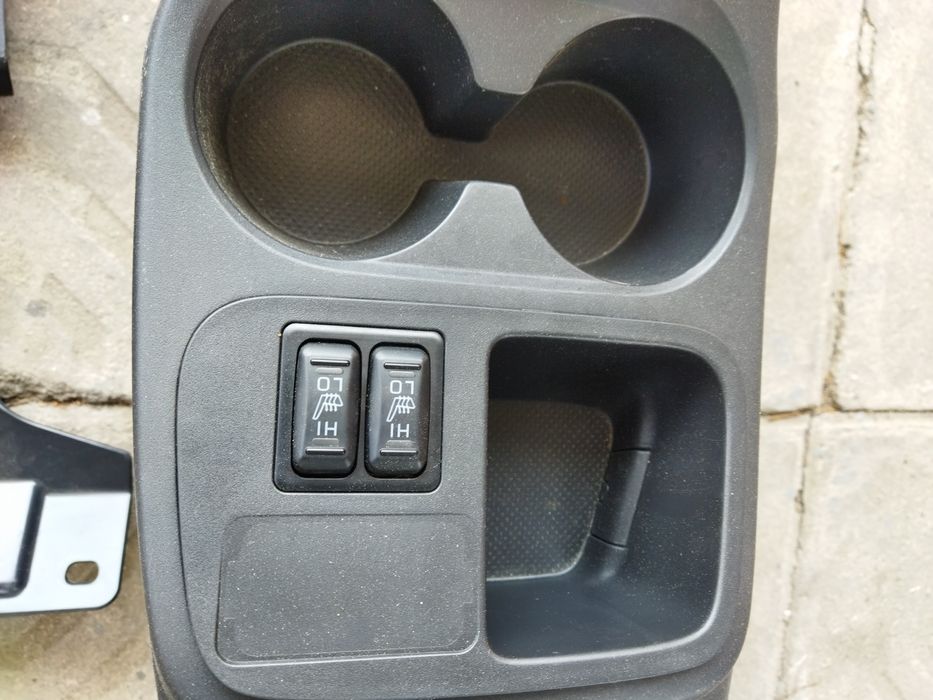 Части за Митсубиши Спейсстар Mitsubishi Spacestar Спасестар подгрев