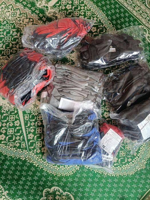 Нейлоновые перчатки