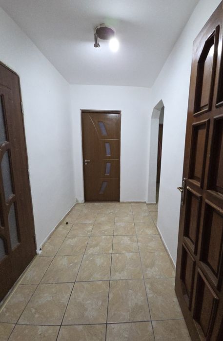 Apartament 4 camere zona Pipirig (Polivalenta)