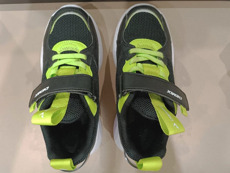 Продам кроссовки детские