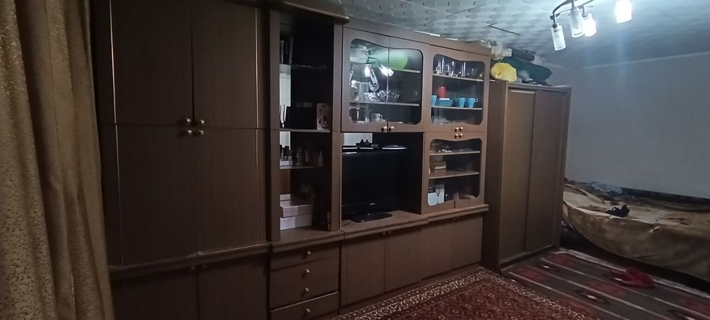 Стенка б/ в гостиную