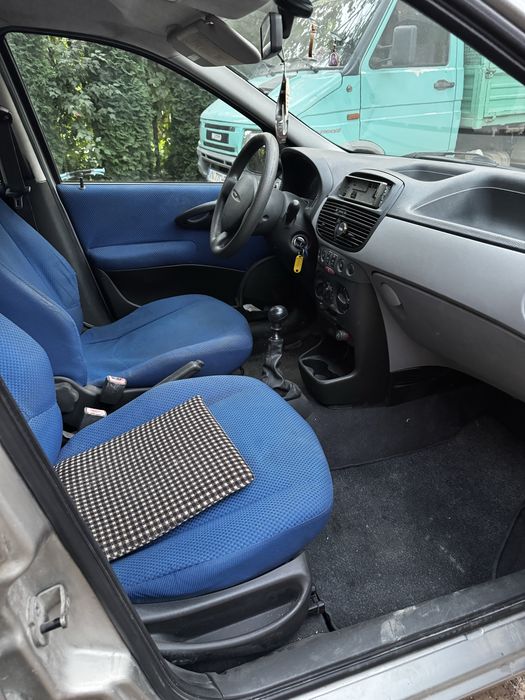 Fiat Punto 1.2 benzina an 200