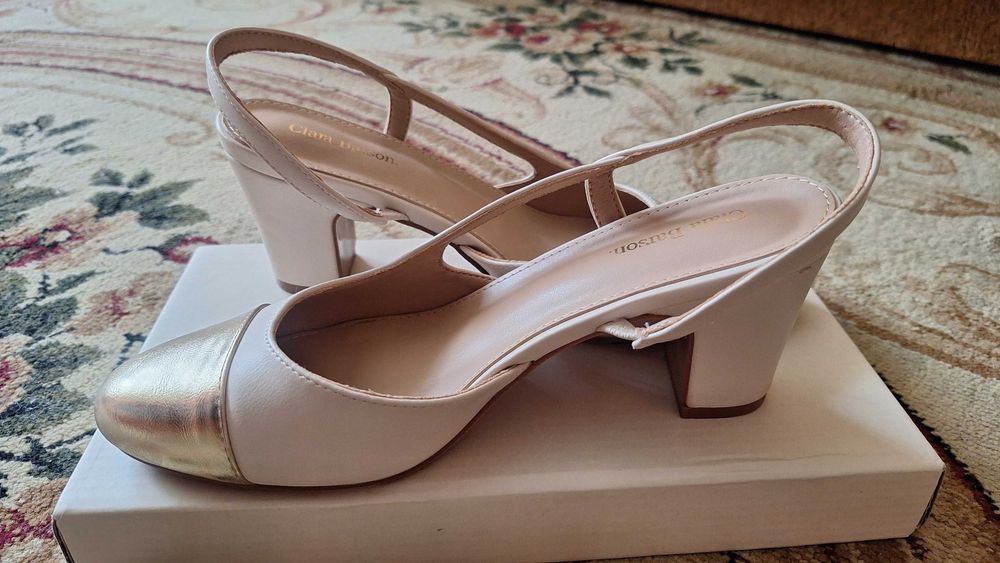 Vand pantofi dama marimea 38