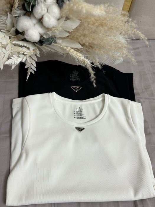 Футболка PRADA очень красивая