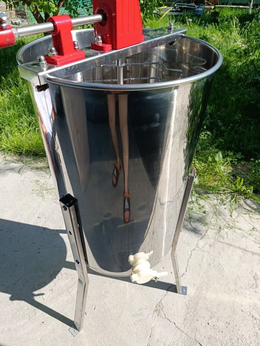 Продаю медогонку трехрамочную