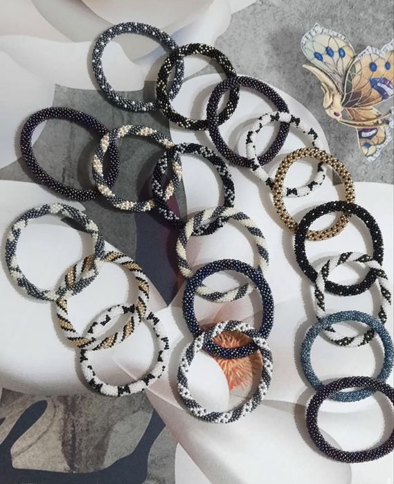 Ръчно плетени гривнички