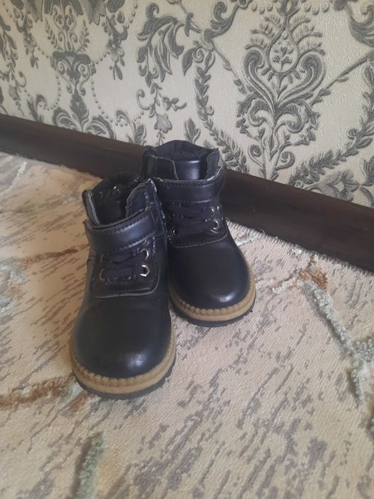 Продам Ботинки..