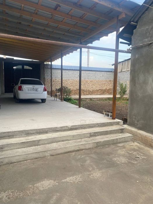 Uy sotiladi 4 sotik Zangiotada