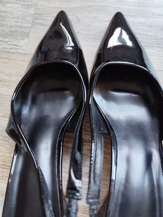 Официални обувки с отворена пета