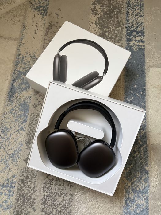 Airpods Max с документами