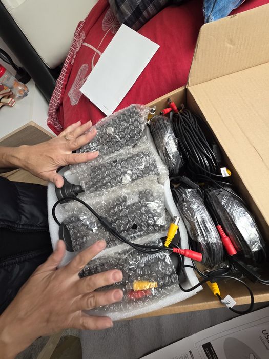 Sistem supraveghere video ANNKE cu 4 camere și DVR H.264 (model DL81A1